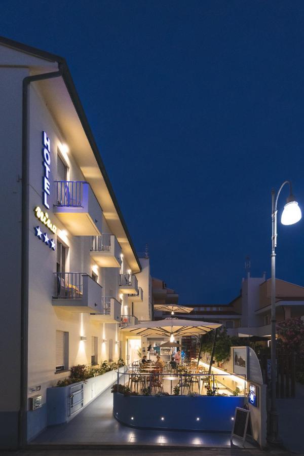 Hotel Nina Марина-ди-Биббона Экстерьер фото